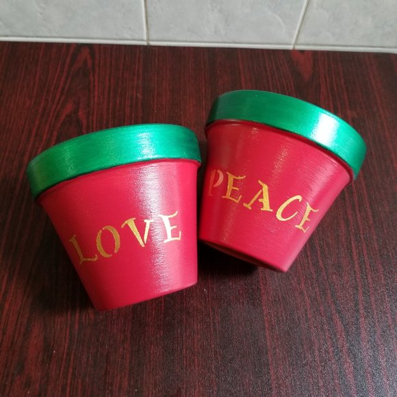 Hand Painted Red with Metallic Green Trim 4.5" Flower Pot Set of 2, Peace & Love - Picture 1 of 7